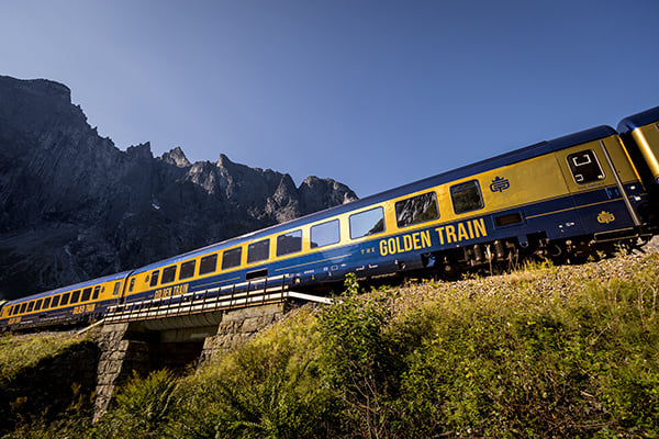 norwegian-travel-the-golden-train-landscape-1