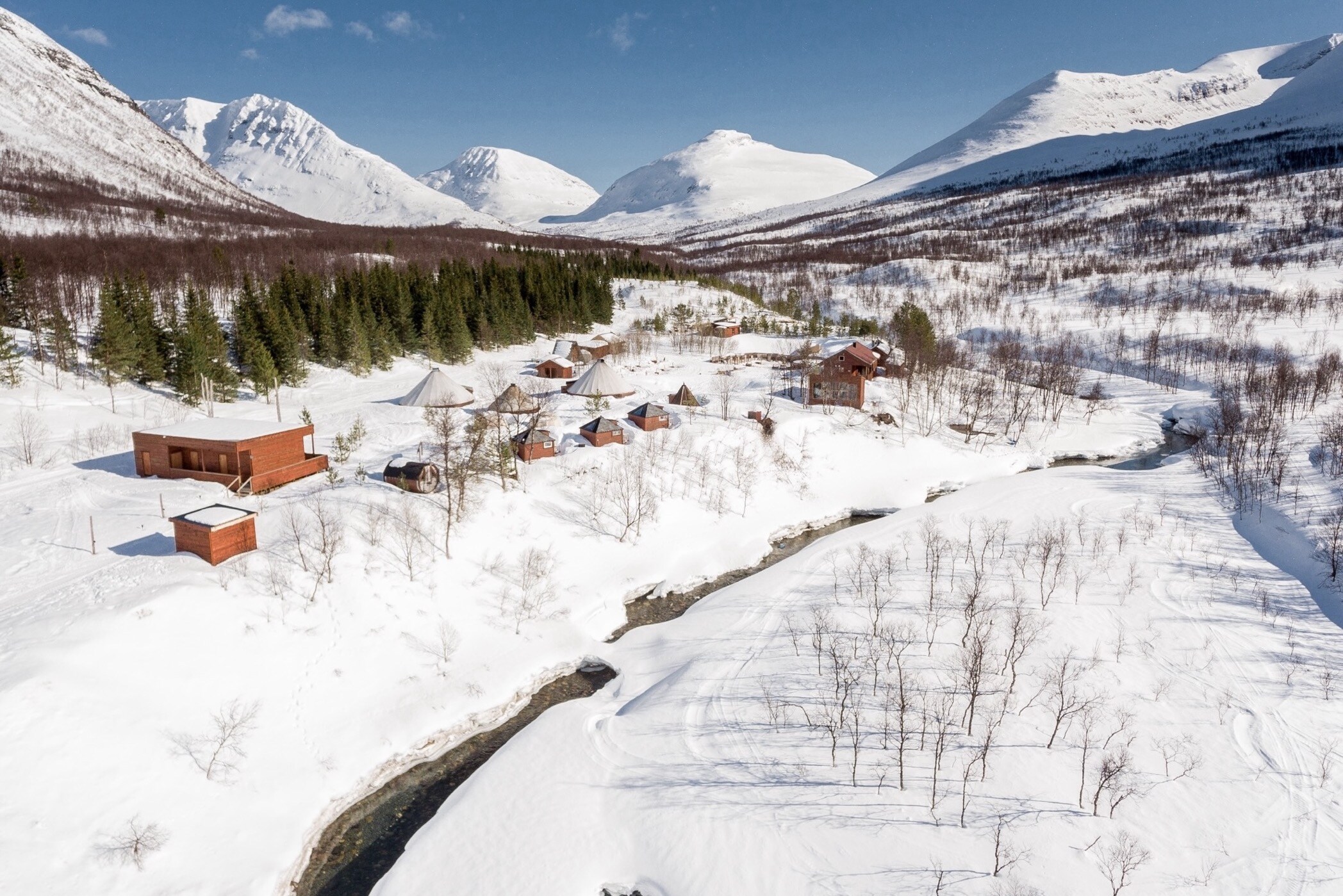 BuendiaMedia_Aerial_Camp_Tamok_Tromsø_Norway_Norwegian_Travel_DJI_2